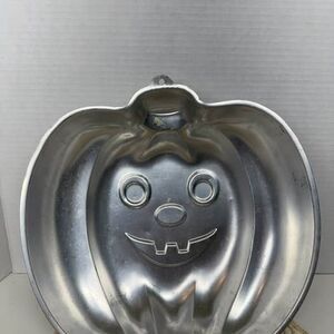 Vintage 1987 Wilton Pumpkin Jack-O-Lantern Cake Pan